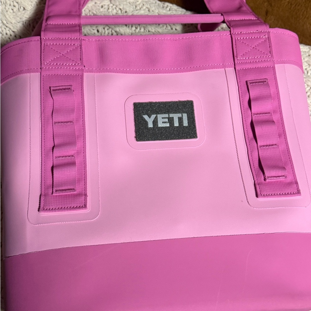YETI Camino Carryall 20 -💕 Power Pink - Tote Bag